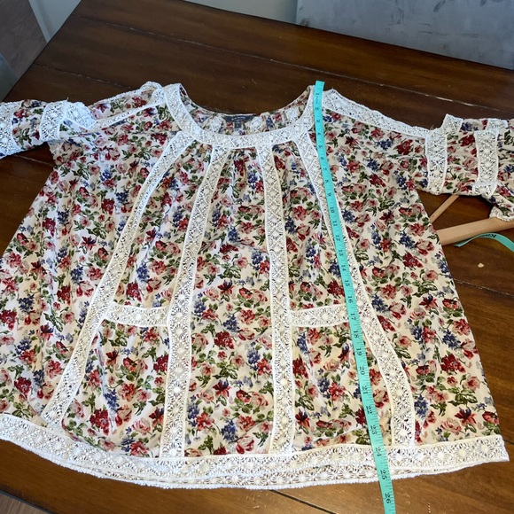 EUC Anthropologie Marylou cold shoulder blouse - Picture 2 of 4